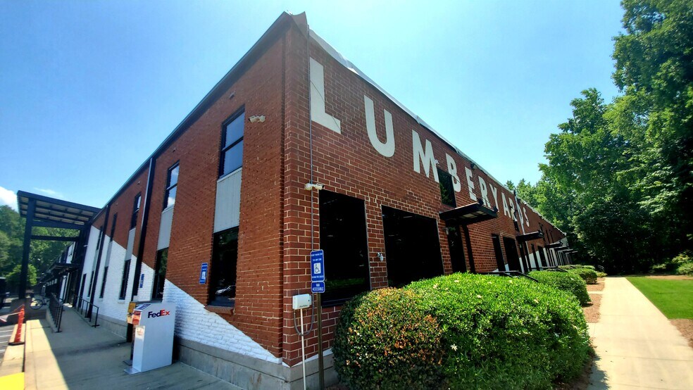 More Photos Of 1425 Ellsworth Industrial Dr, Atlanta Storefront Retail Office For Lease