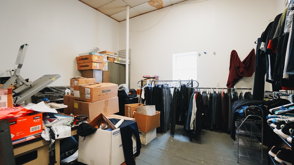 More Photos Of 1031 Price St, Scranton Flex For Sale