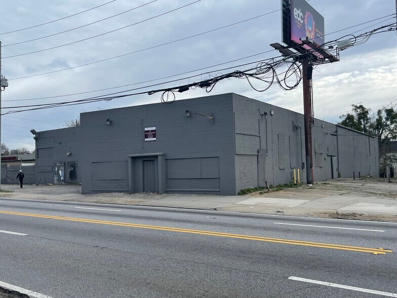 More Photos Of 948 Donald Lee Hollowell Pky, Atlanta Warehouse For Lease