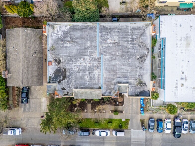 More Photos Of 2418 NW 57th St, Seattle Multifamily For Sale