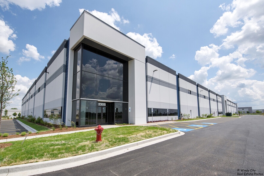 Primary Photo Of SEC Kenyon Road and IL RT. 25, Bartlett Distribution For Lease