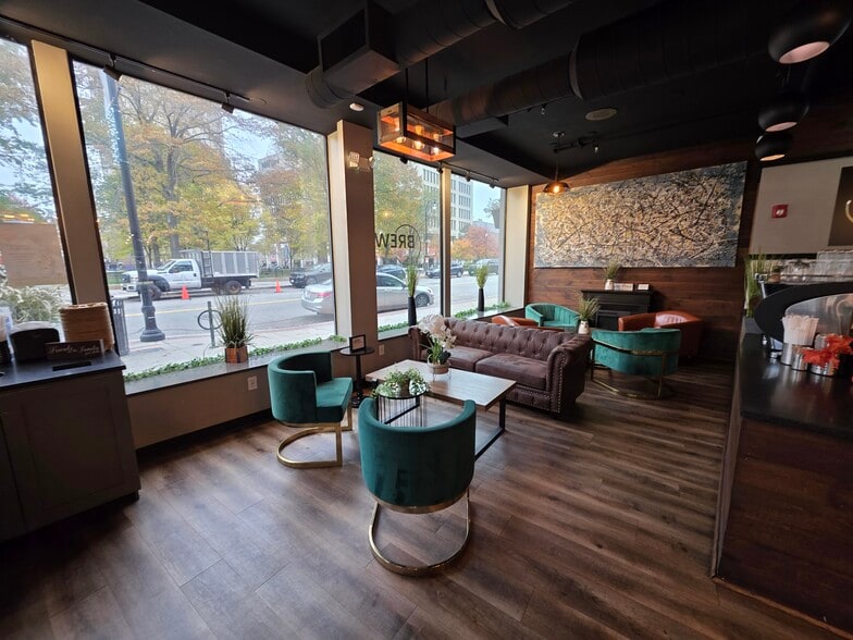 More Photos Of 56 Franklin St, Worcester Apartments For Lease