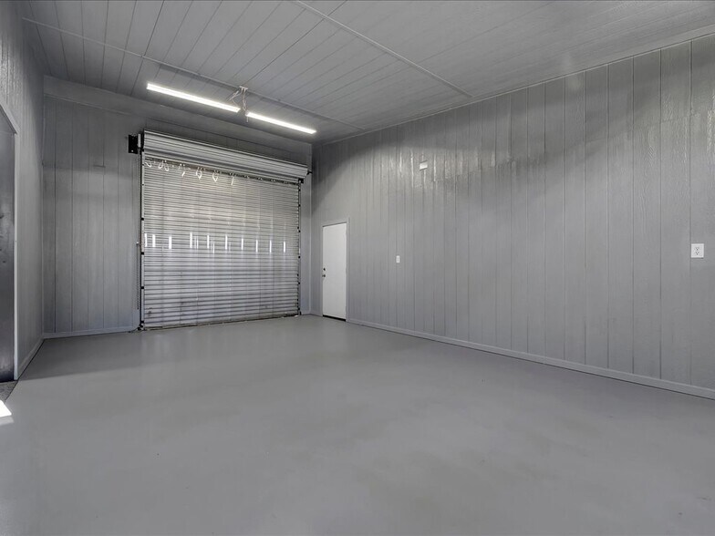 More Photos Of 9778 N US Highway 59, Nacogdoches Research And Development For Sale