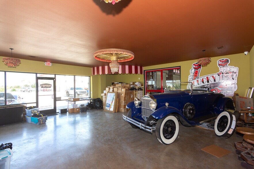 More Photos Of 1131 S Loop 4, Buda Warehouse For Lease