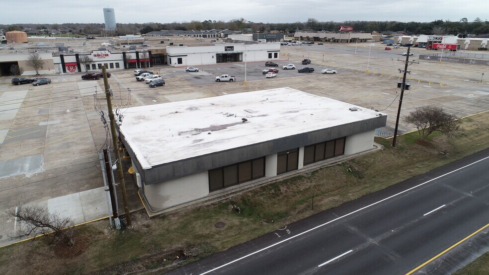 Primary Photo Of 5977 W Park Ave, Houma Bank For Sale