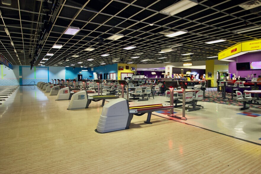 More Photos Of 157 Maple Carriage Dr, Lewisburg Bowling Alley For Sale