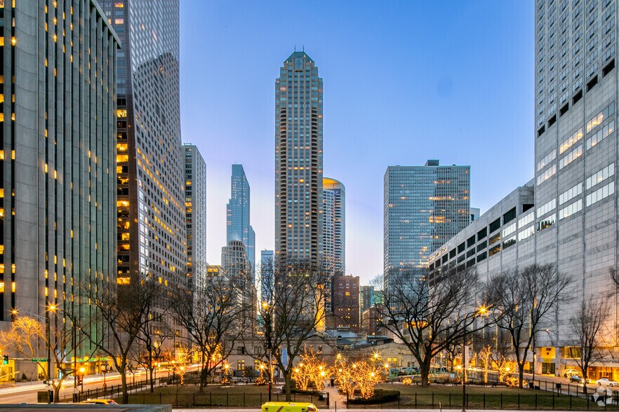 Primary Photo Of 800 N Michigan Ave, Chicago Hotel For Lease