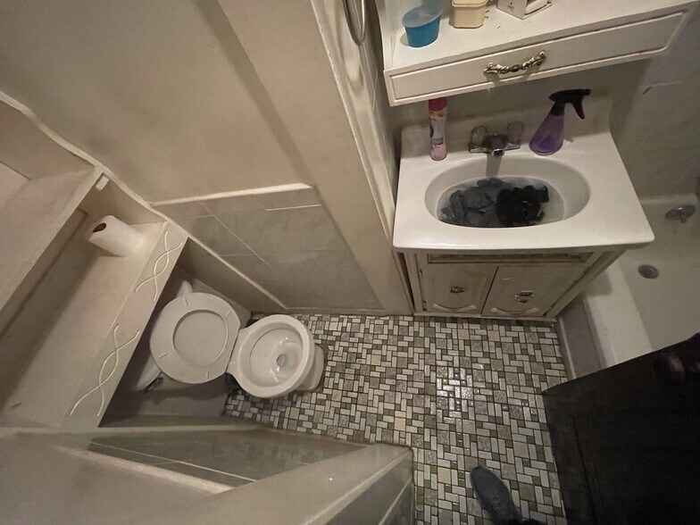 More Photos Of 1412 Connecticut St, Gary Apartments For Sale