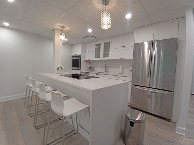 More Photos Of 69 Kempster Ave, Ottawa Office For Lease