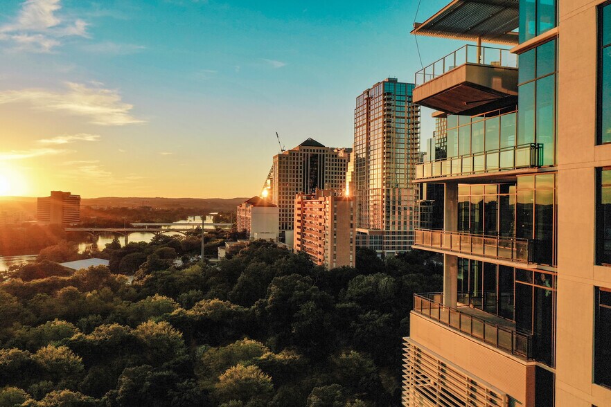 More Photos Of 93 Red River St, Austin Multifamily For Sale