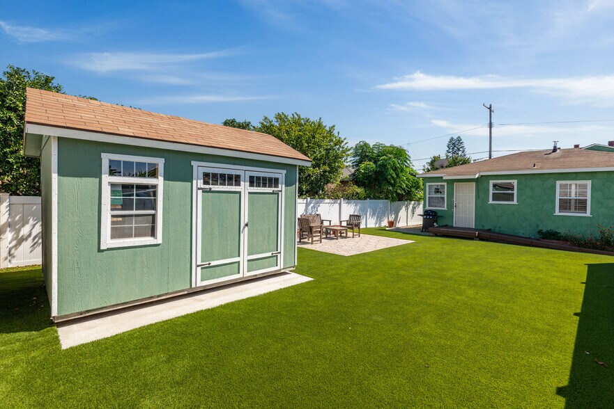More Photos Of 1633 Del Amo Blvd, Torrance Skilled Nursing Facility For Sale