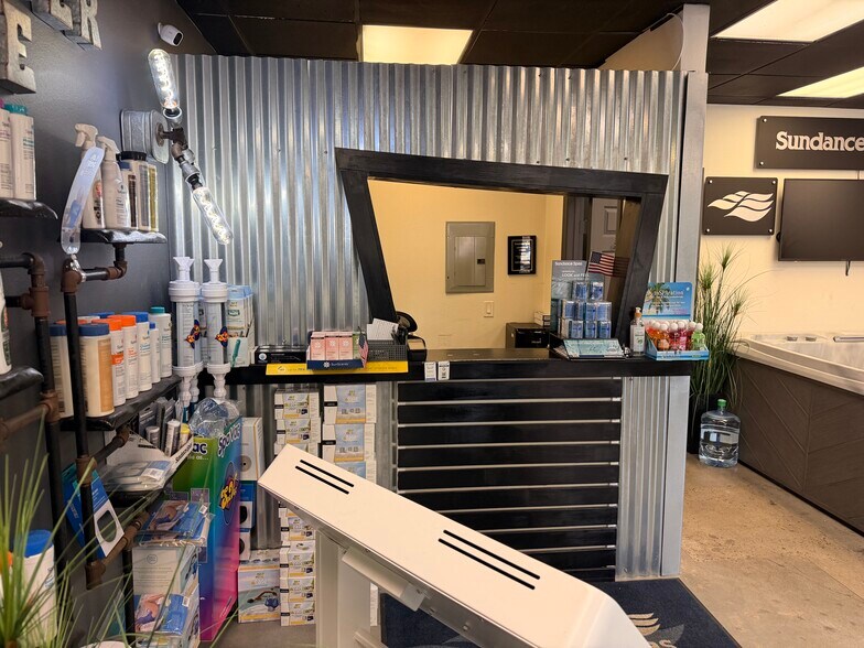 More Photos Of 22900-22924 Los Alisos Blvd, Mission Viejo Unknown For Lease