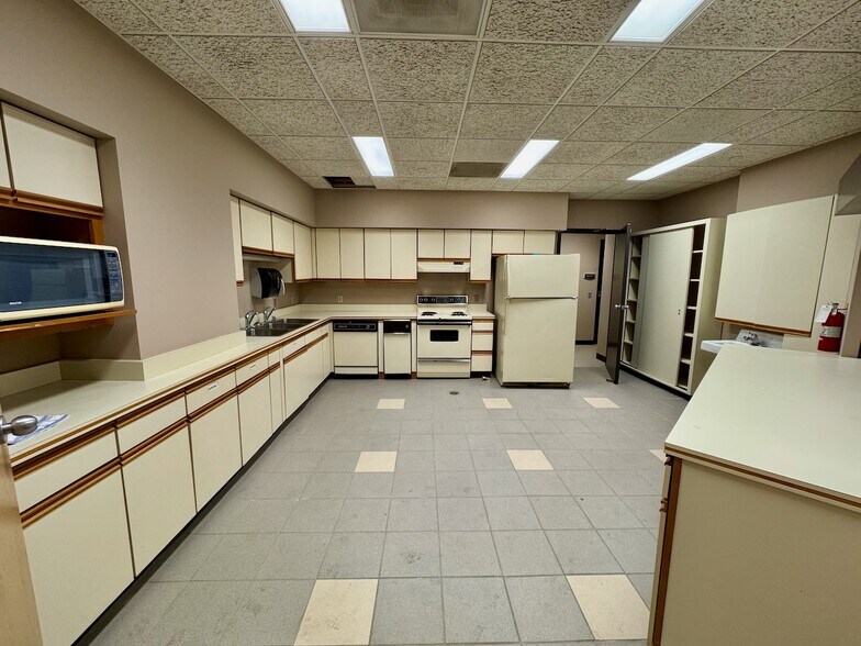 More Photos Of 100 S 4th St, Paducah Office For Lease