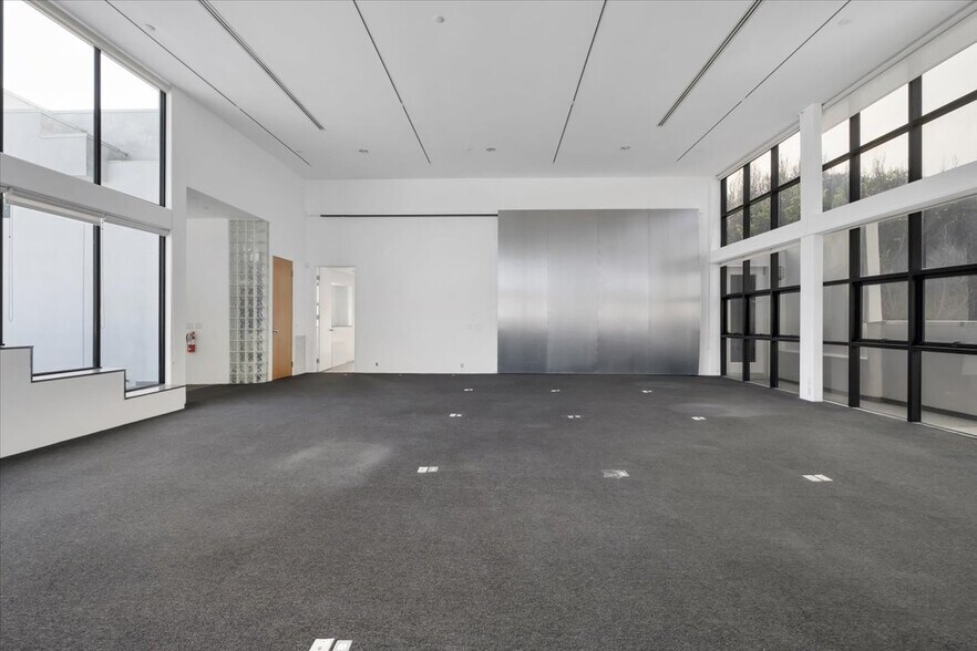 More Photos Of 2525 Main St, Santa Monica Office For Lease