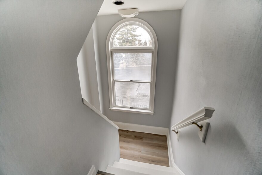 More Photos Of 3530 Edwards Rd, Cincinnati Office For Lease