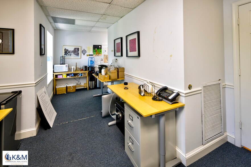 More Photos Of 10621-10623 Jones St, Fairfax Office For Sale