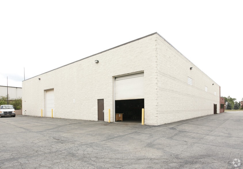 More Photos Of 7522 Baron Ct, Canton Township Warehouse For Lease