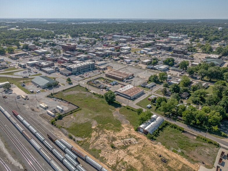 More Photos Of 301 Burke Ave, Jonesboro Warehouse For Sale