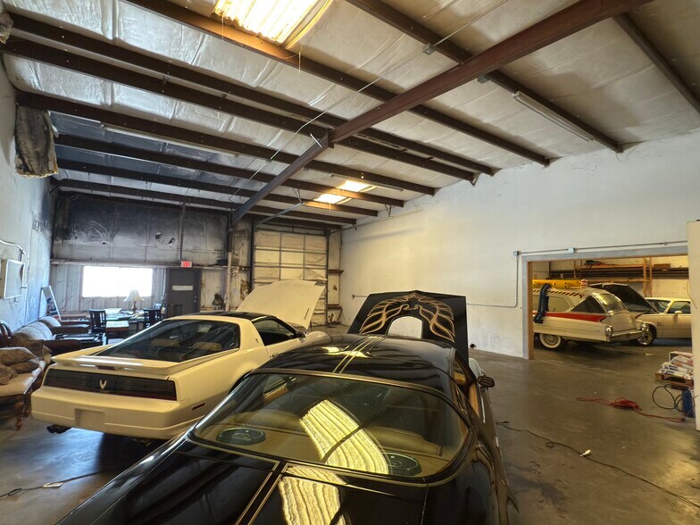 More Photos Of 5475 Williamsburg Dr, Punta Gorda Warehouse For Lease