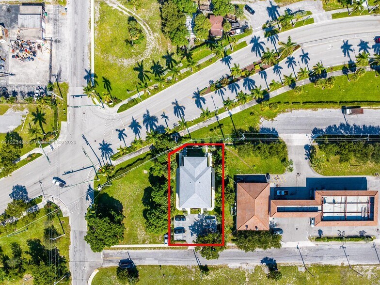 More Photos Of 56 W 12th St, West Palm Beach Apartments For Sale