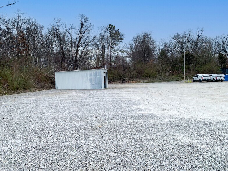 More Photos Of 909 Broad St, Cookeville Land For Lease