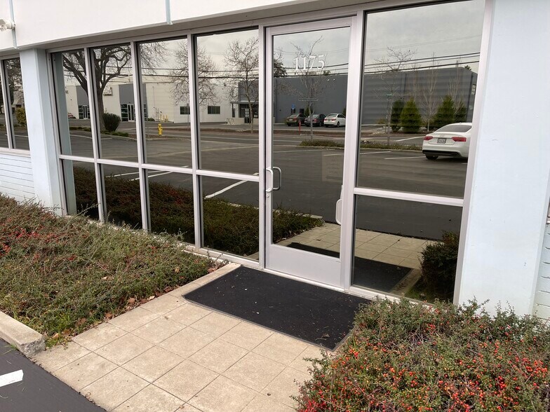 More Photos Of 1175 Obrien Dr, Menlo Park Manufacturing For Lease