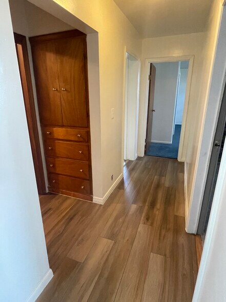 More Photos Of 370 N State St, Shelley Storefront Retail Residential For Lease