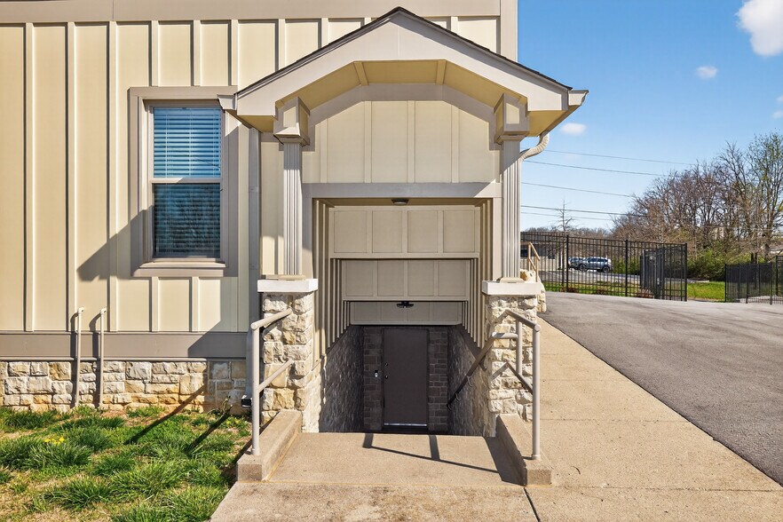 More Photos Of 446 Roy Arnold Blvd, Danville Industrial For Sale