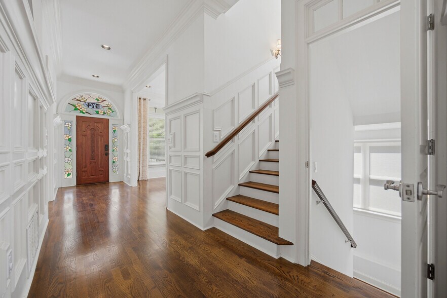 More Photos Of 574 East Ave NE, Atlanta Specialty For Sale