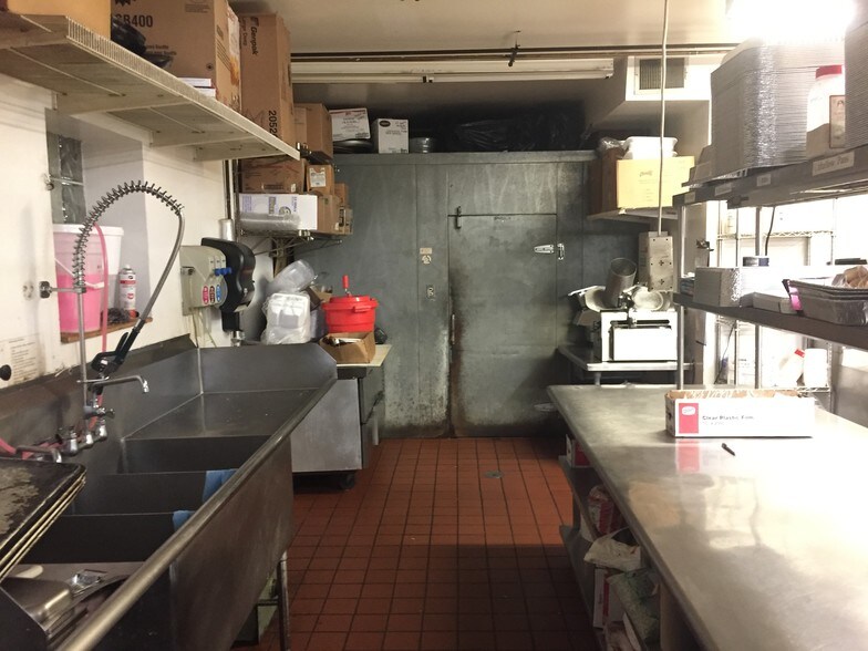 More Photos Of 7618 Madison St, Forest Park Storefront Retail Residential For Lease