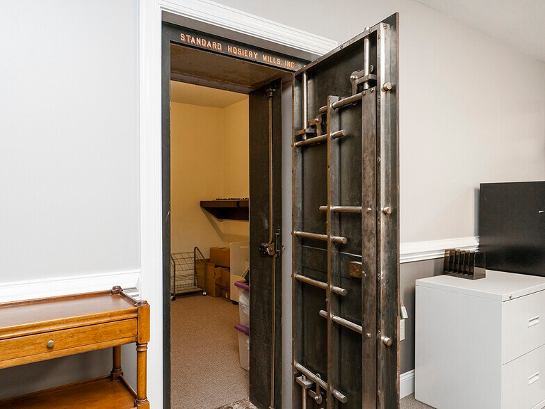 More Photos Of 4108 S NC Hwy 62, Burlington Office For Lease