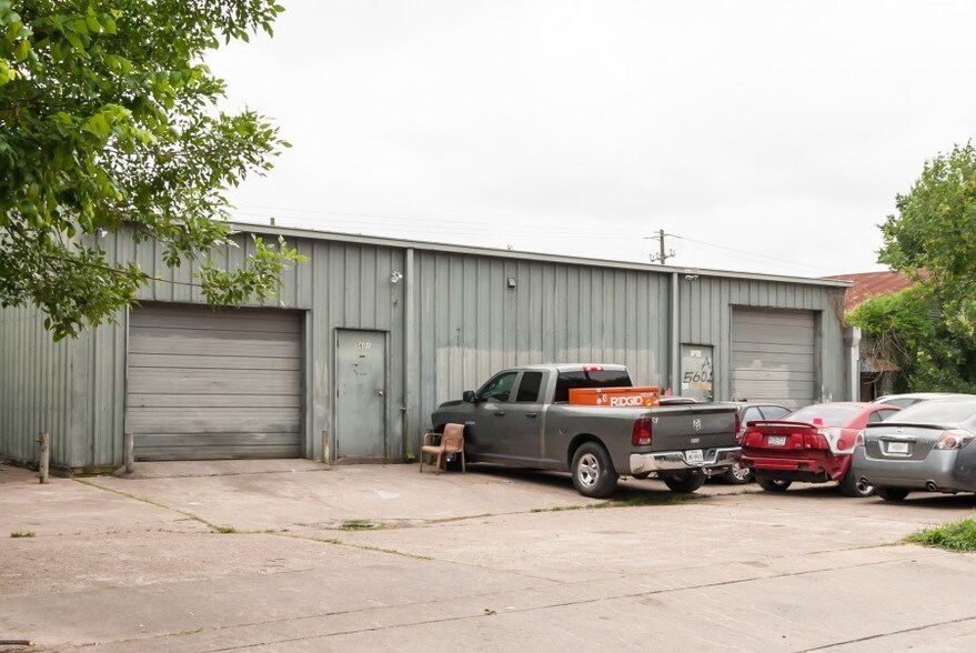 More Photos Of 5602-5608 Pinemont Dr, Houston Storefront Retail Office For Lease