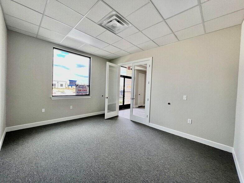 More Photos Of 3129 Kingsley Dr, Pearland Medical For Sale