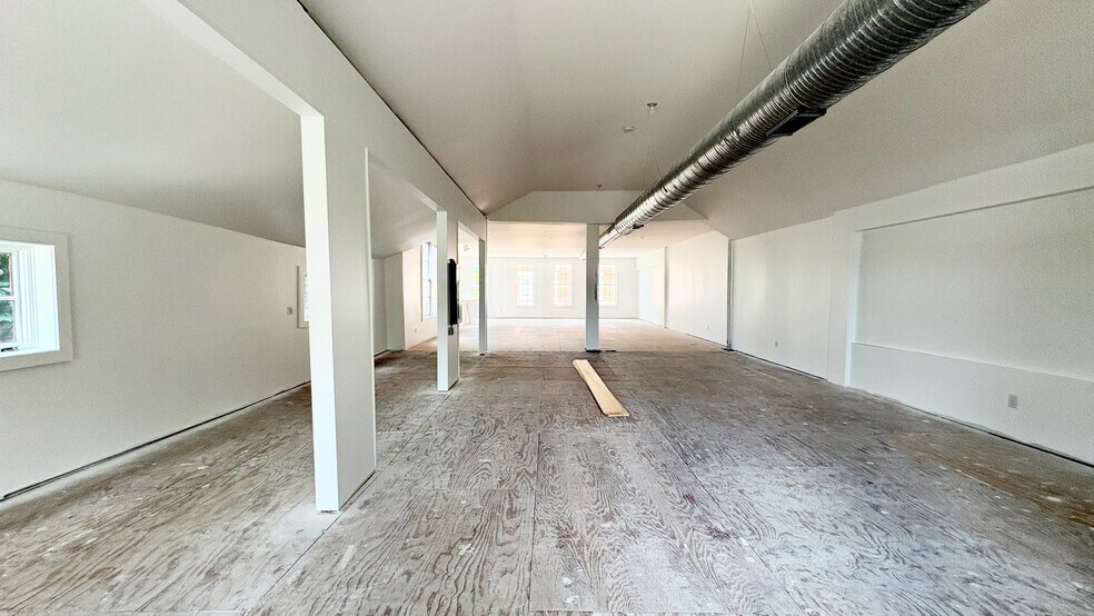 More Photos Of 317 Warren St, Hudson Storefront Retail Residential For Lease