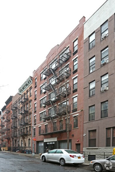Primary Photo Of 410-412 W 48th St, New York Apartments For Lease