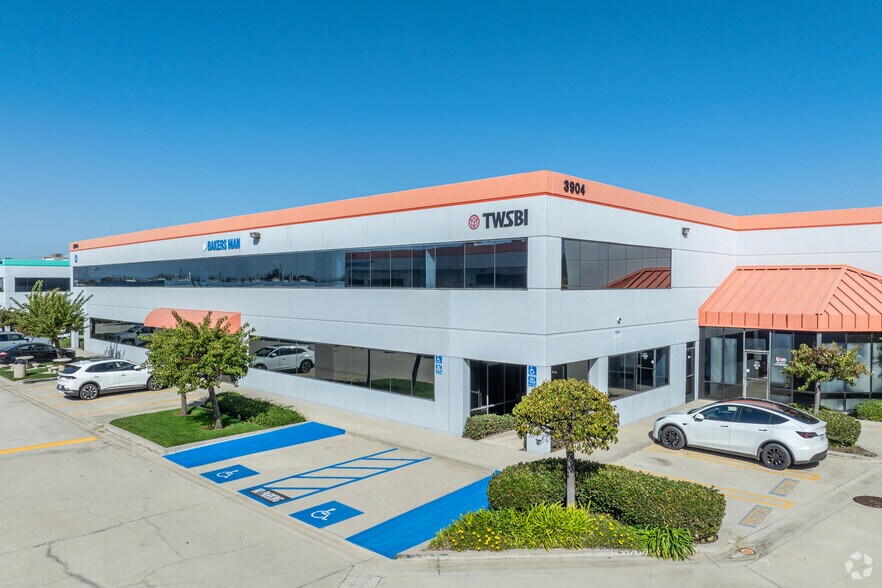 Primary Photo Of 3904 Del Amo Blvd, Torrance Light Manufacturing For Lease