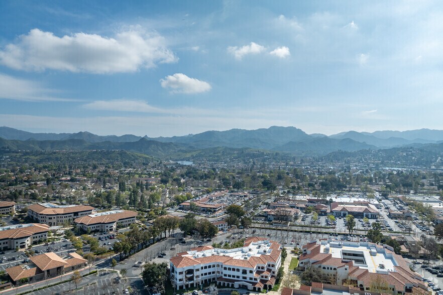 More Photos Of 2829 Townsgate Rd, Westlake Village Coworking Space