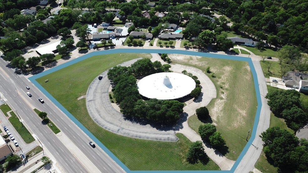 More Photos Of 9121 Ferguson Rd, Dallas Religious Facility For Sale