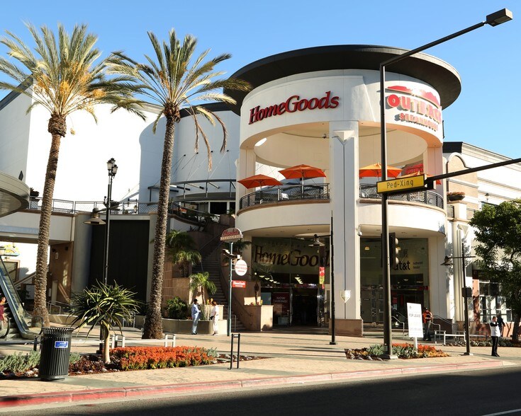 Primary Photo Of 106-146 S Brand Blvd, Glendale Unknown For Lease