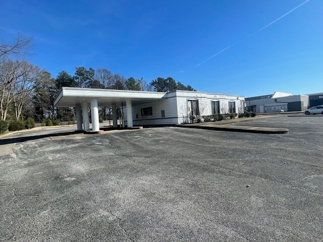 More Photos Of 3074 Covington Pike, Memphis Freestanding For Lease