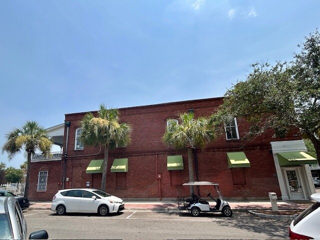 More Photos Of 301 Centre St, Fernandina Beach Storefront Retail Office For Lease
