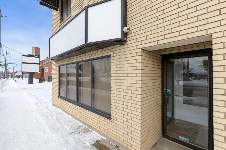 Primary Photo Of 696 Hamilton Rd, London Office For Lease