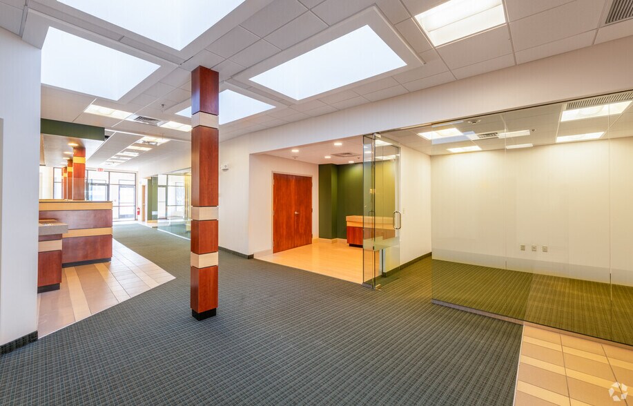 More Photos Of 989-1001 Watertown St, Newton Office For Lease