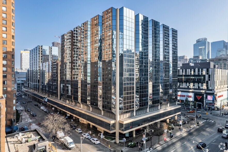 More Photos Of 595 Bay St, Toronto Office For Lease