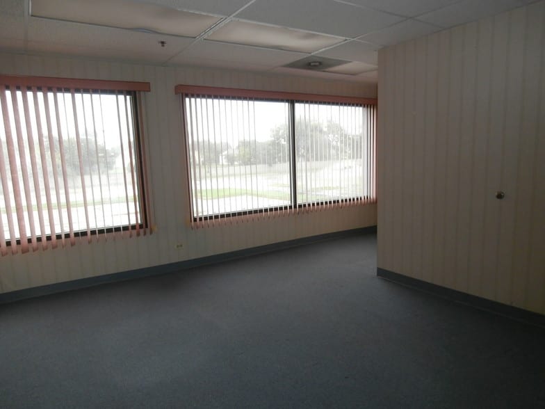 More Photos Of 3250-3270 Lincoln Hwy, Park Forest Freestanding For Sale