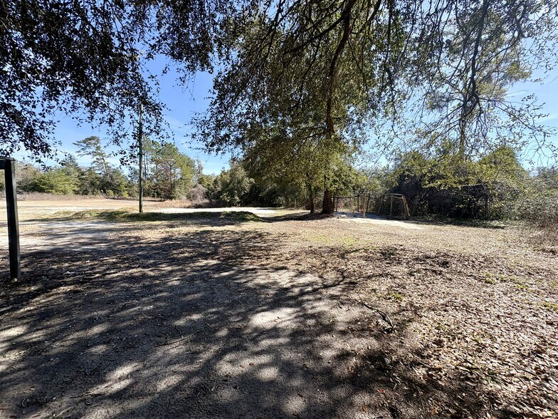 More Photos Of 3215 Crawfordville Hwy, Crawfordville Convenience Store For Lease