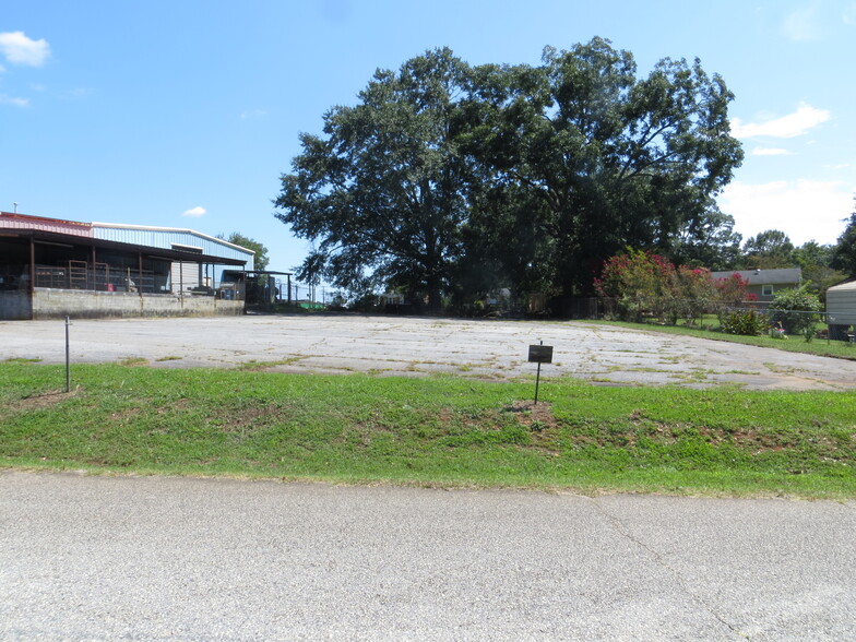 More Photos Of 1489 Cedar Lane Rd, Greenville Warehouse For Sale
