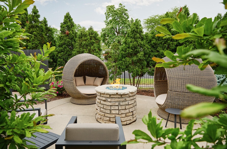 More Photos Of 300 W Romeo B Garrett Ave, Peoria Hotel For Sale