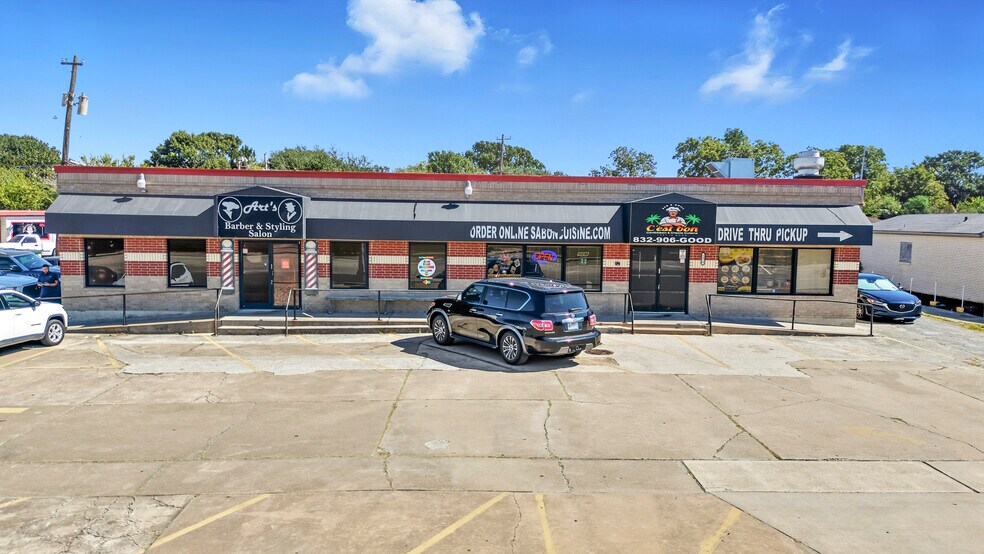 Primary Photo Of 1024 Decker Dr, Baytown General Retail For Sale