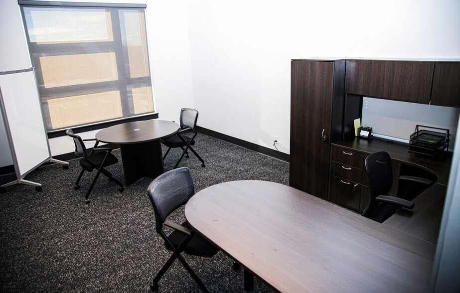 More Photos Of 10255 Commerce Dr, Carmel Coworking Space